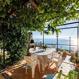 torre-di-amalfi.hotels-amalfi.com/